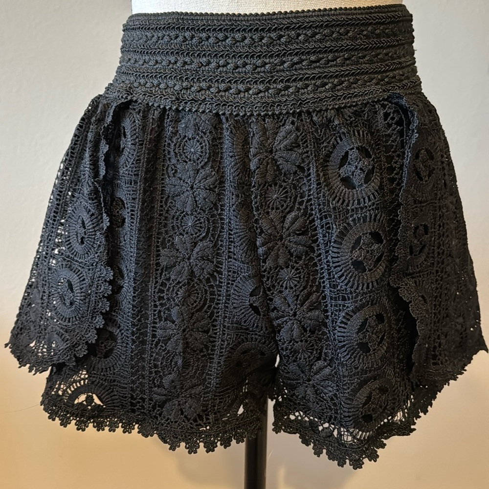 Lace detailed shorts - Vanity - Size M elastic waist